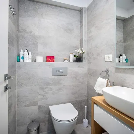 Sea Soon By The Beach, 2-bedrooms In Seget donji Apartman Trogir