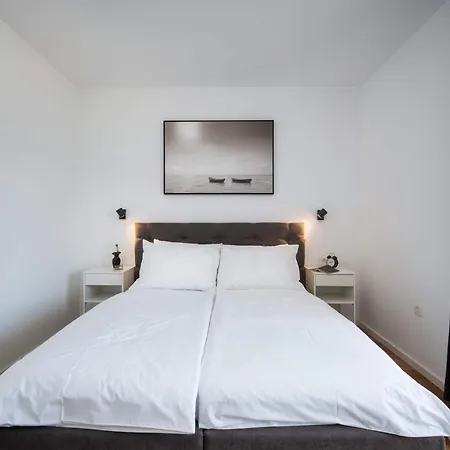 Sea Soon By The Beach, 2-bedrooms In Seget donji Apartman Trogir
